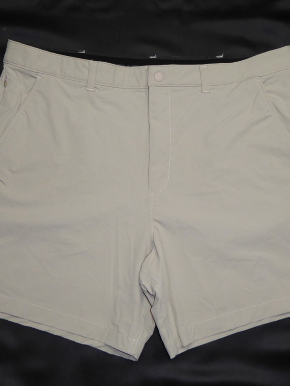 Mens American Eagle Outfitters 7" Flex Club Shorts Taupe Beige Moist Wicking 38